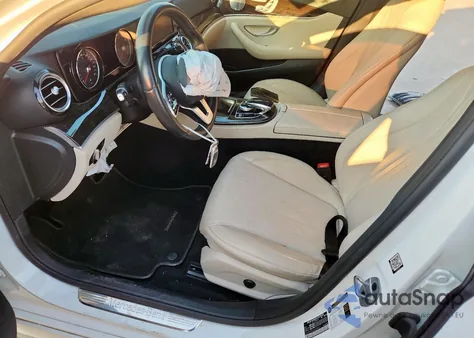 2019 Mercedes-Benz E 300 z USA, uszkodzony, nr VIN WDDZF4JB5KA554697